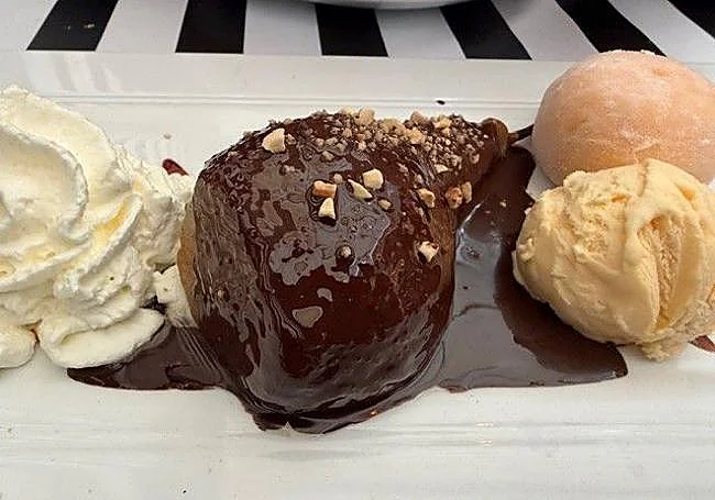 Peras al horno con chocolate de Ascuas